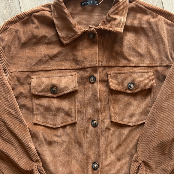 Shacket - Picture 2 of 3